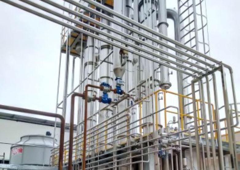 Evaporador de vacío de película descendente